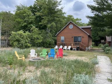 Relax at a lakeside vacation home in Port Austin, Michigan - HomeToGo