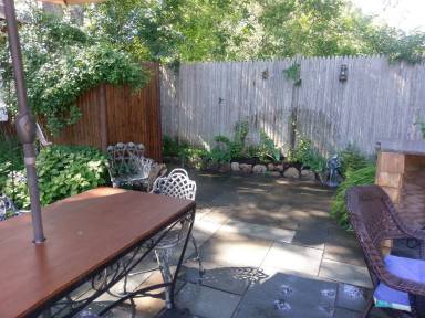 House Pet-friendly Waquoit Village