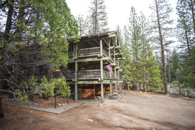 Lodge Fresno County