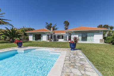 Comfortabel vakantiehuis in São Martinho do Porto - HomeToGo