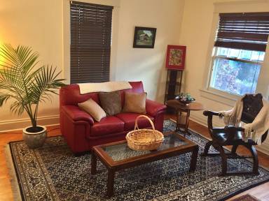 House Pet-friendly Red Hill