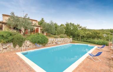 Abitare in un castello: l'incanto di una casa vacanze a Baschi - HomeToGo