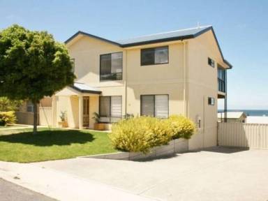 Holiday houses & accommodation in Stansbury