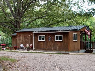 Cabin Balcony/Patio Adamsville