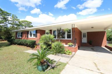 House Pet-friendly Dixon Heights