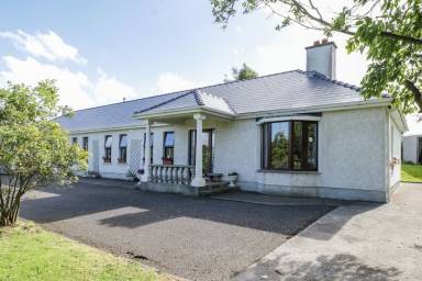 Cottage Glennagoolagh