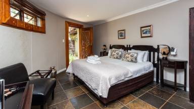 Accommodation Pool Alverstone