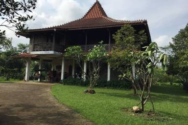 Villa Balcony Gunungpati