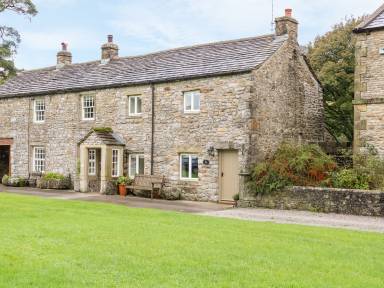 Cottage Yard Yorkshire Dales National Park
