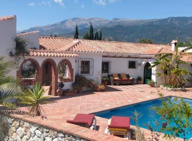 Villa Yard Canillas de Albaida