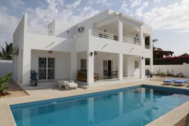 Villa Saly