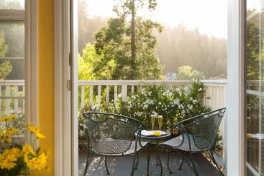 Bed & Breakfast Balcony Camp Meeker