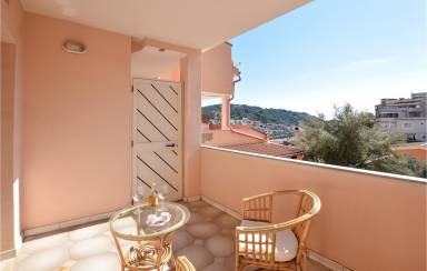 Apartment Balcony/Patio Crabonaxa