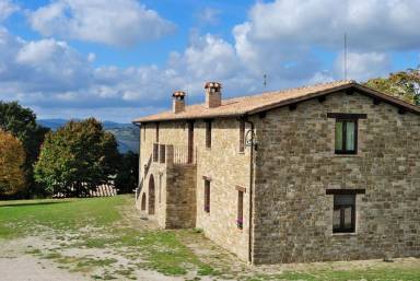 Un appartamento vacanze a Gualdo Tadino, nel cuore medievale d'Italia - HomeToGo