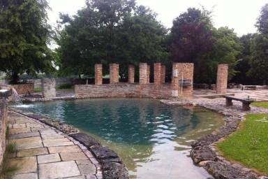 Cottage Pool Schorn