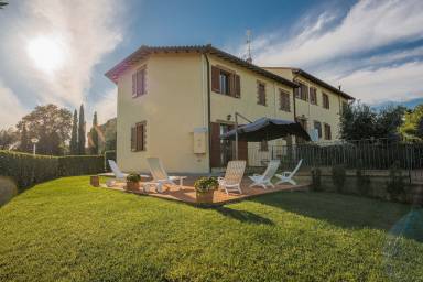 House Yard Castelnuovo dell'Abate
