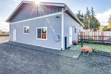 Apartment Kitchen Sequim
