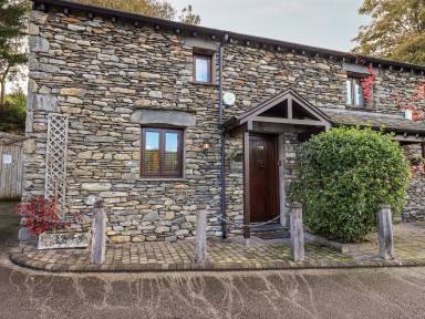 House Pet-friendly Nether Staveley
