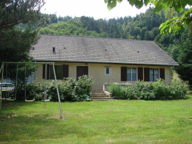 Cottage Chambon-sur-Lac