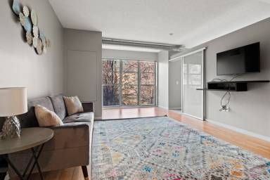 Condo Pet-friendly Edina