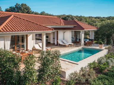 Casa Peroj