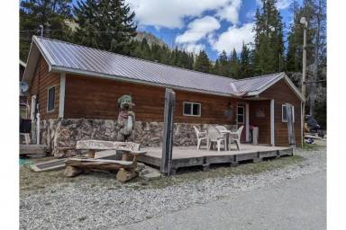 House Cooke City