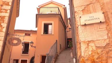 Casa Terrazza/balcone Serramonacesca