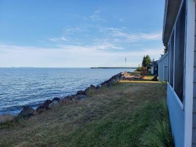 House Torch Lake Township
