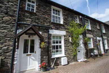 Cottage Yard Windermere