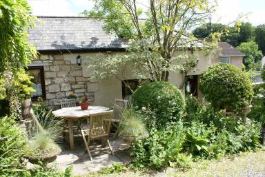 Cottage Bath