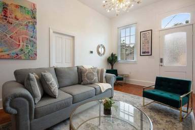 House Pet-friendly Gentilly Woods