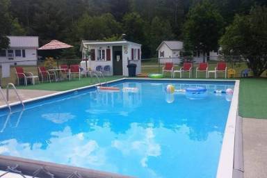 Motel Pool Twin Mountain