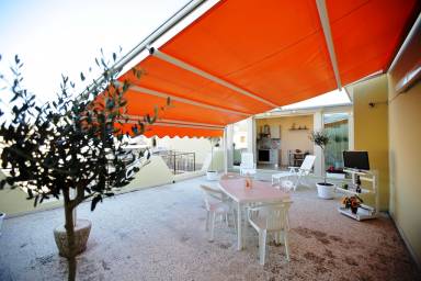 House Avola