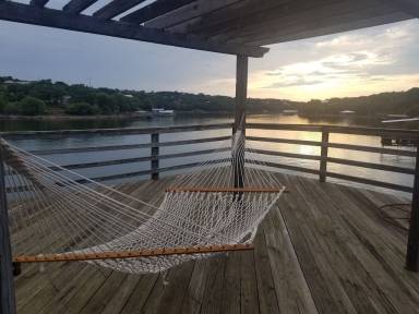 House Lake Buchanan