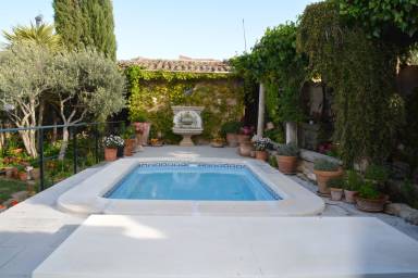 Casa Jardín Linares