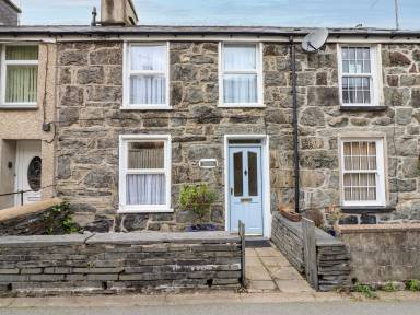 Cottage Yard Tanygrisiau