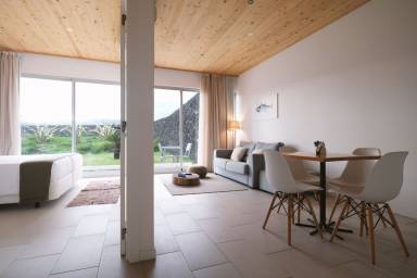 Vakantiehuizen in het pittoreske dorpje Capelas in de Azoren - HomeToGo