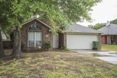 House Pet-friendly Westwood Estates