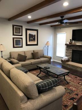 Mammoth Lakes, CA Cabins & Condos from $75 | HomeToGo