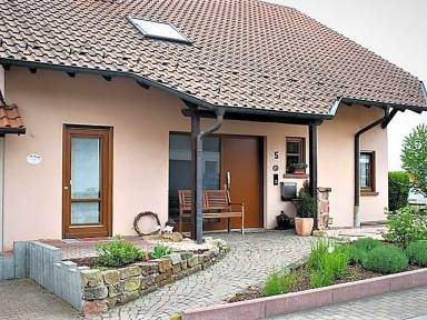 Ferienwohnungen und Ferienhäuser in Herxheim bei Landau (Pfalz) - HomeToGo