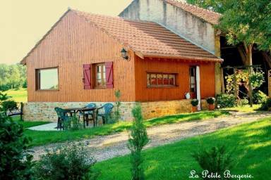 Cottage Yard Villefranche-du-Périgord