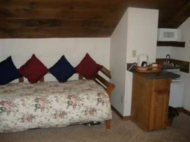Accommodation Fireplace West Brookfield