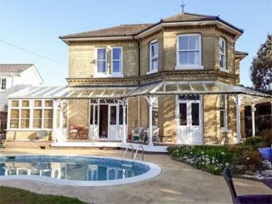 Holiday Homes in Shanklin - HomeToGo