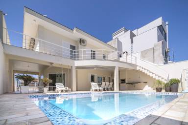 House Pool Canto Grande