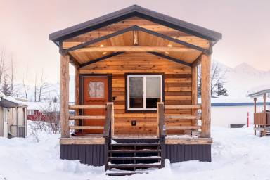 Cabin Valdez