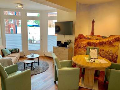 Ferienwohnung im Ammerland: Urlaub im Blumenmeer - HomeToGo
