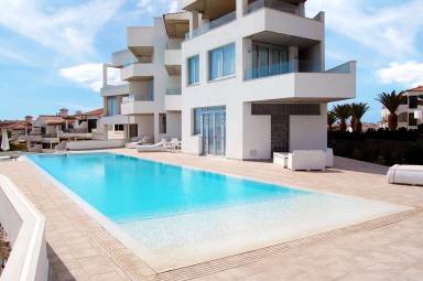 Holiday lettings & accommodation in Amarilla Golf