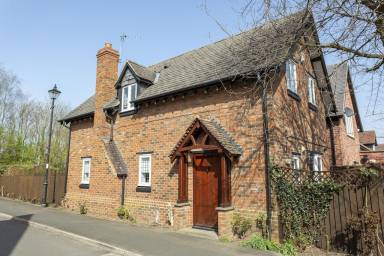 Holiday Cottages in Quorn - HomeToGo