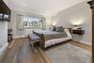 Accommodation Yard Leatherhead