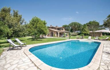 Casa vacanze a Capranica, per scoprire il territorio della Tuscia - HomeToGo